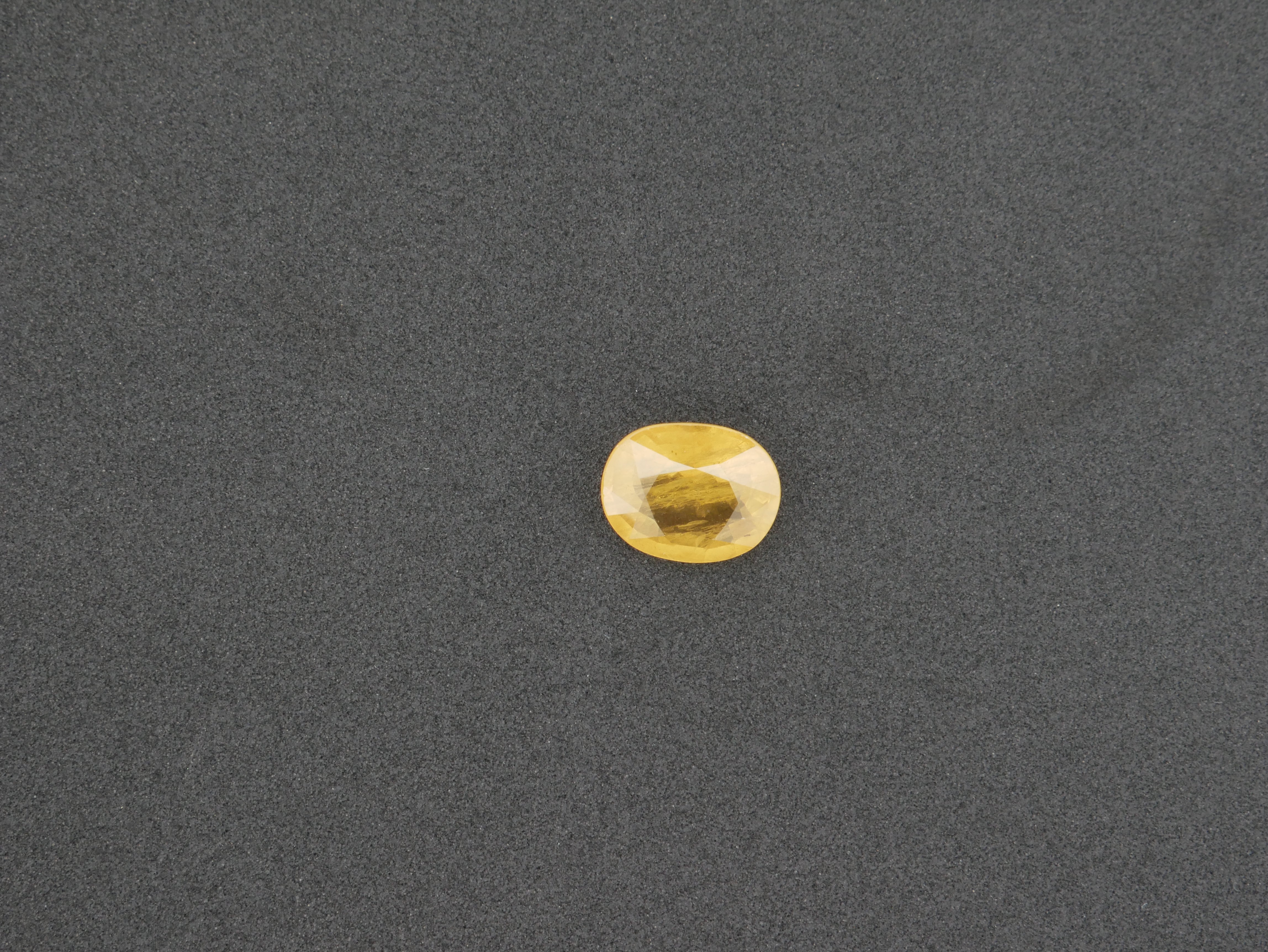 Bangkok  Pukhraj - 06.59 Carat