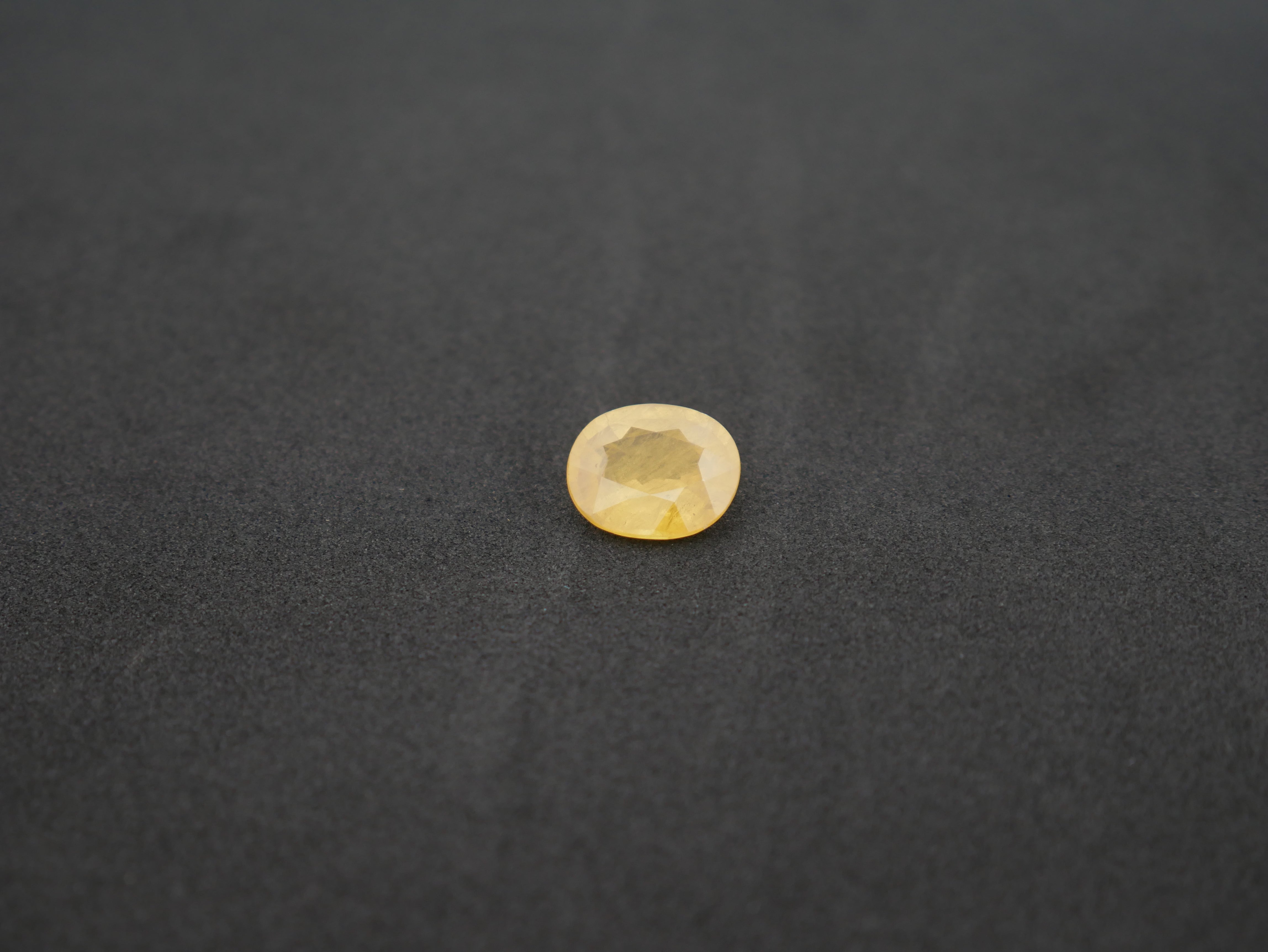 Bangkok  Pukhraj - 06.59 Carat
