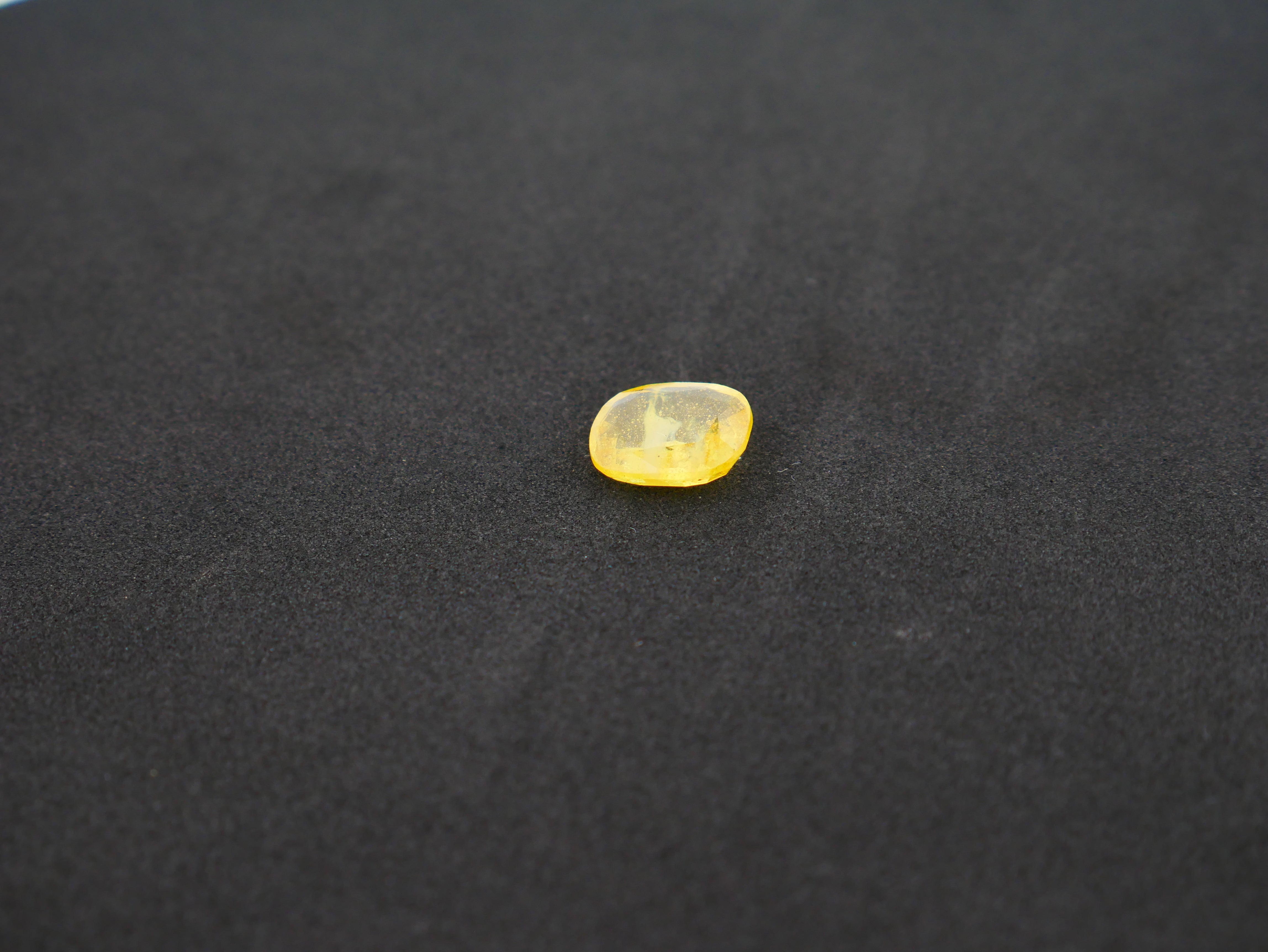 Bangkok Pukhraj - 07.54 Carat