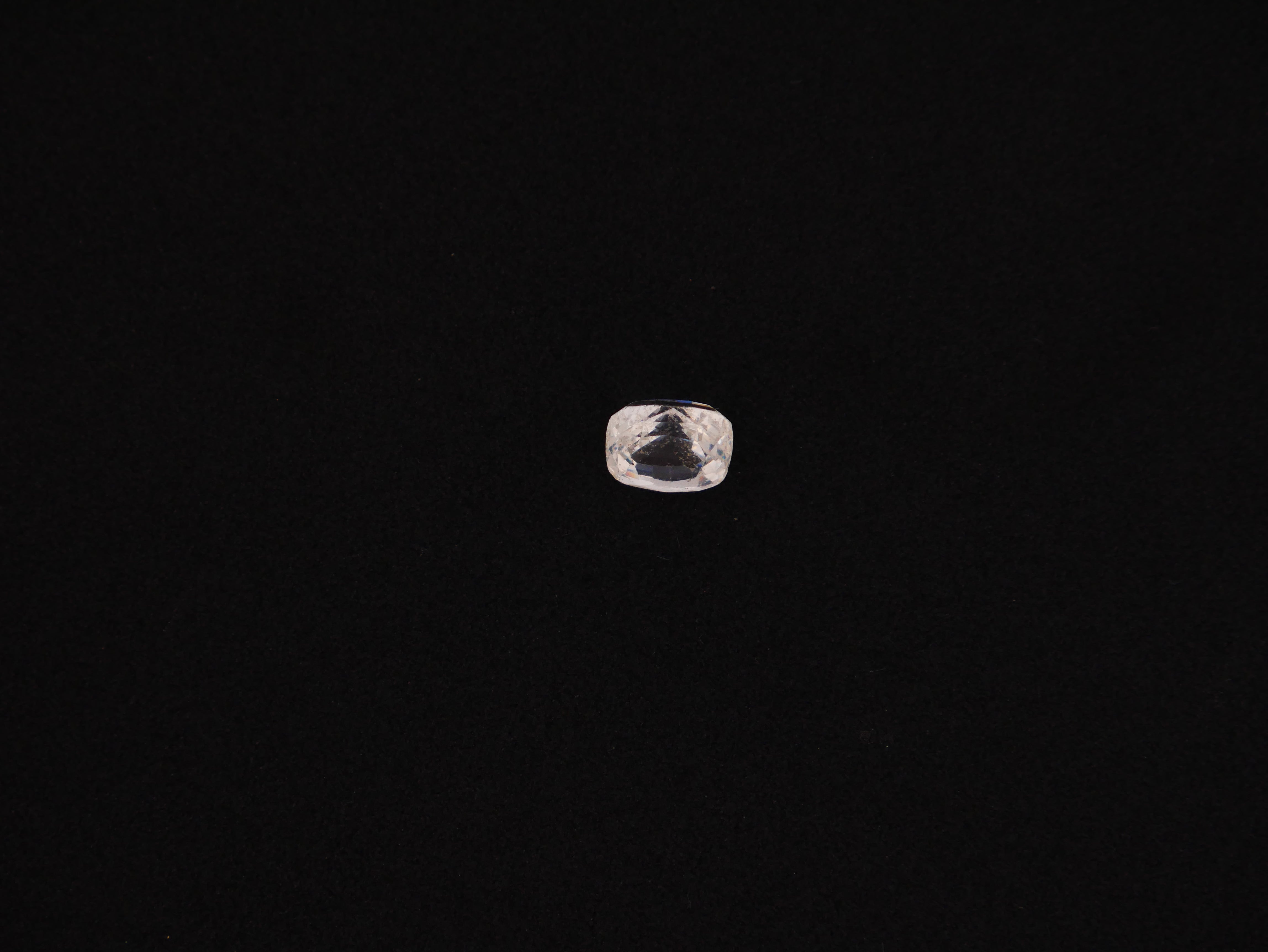 Sri Lanka White Sapphire - 05.76 Carat
