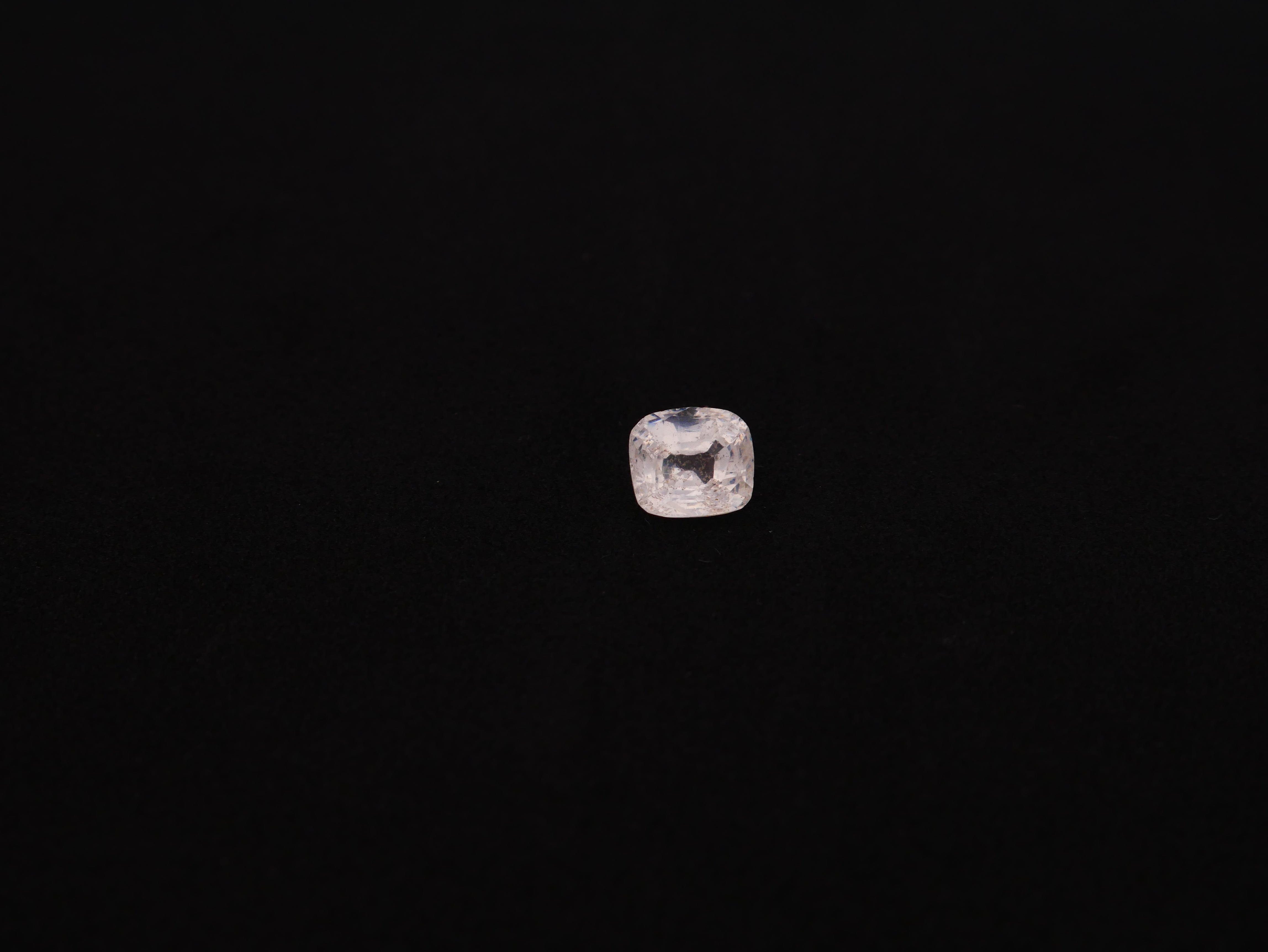 Sri Lanka White Sapphire - 05.76 Carat