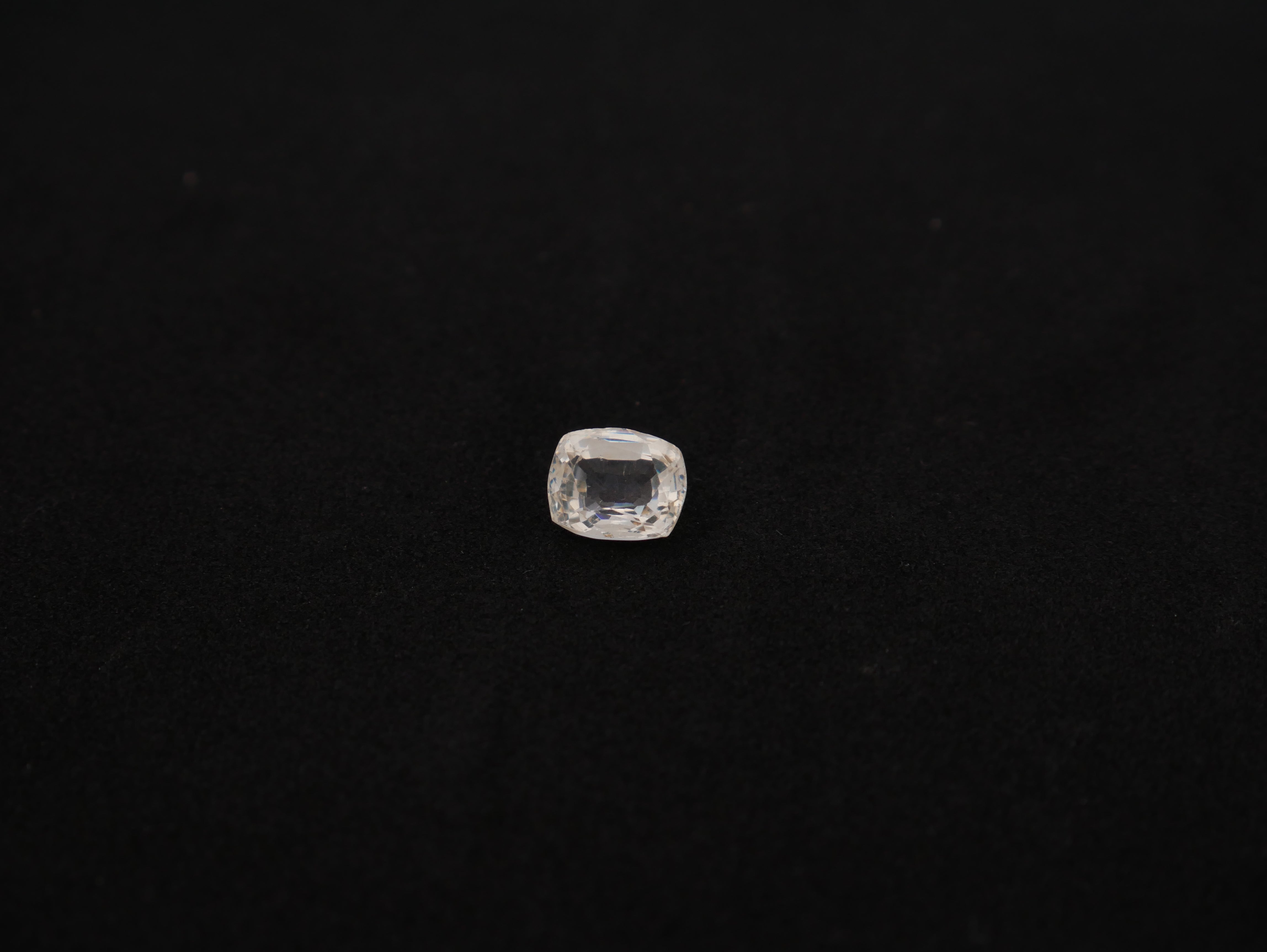 Sri Lanka White Sapphire - 07.25 Carat