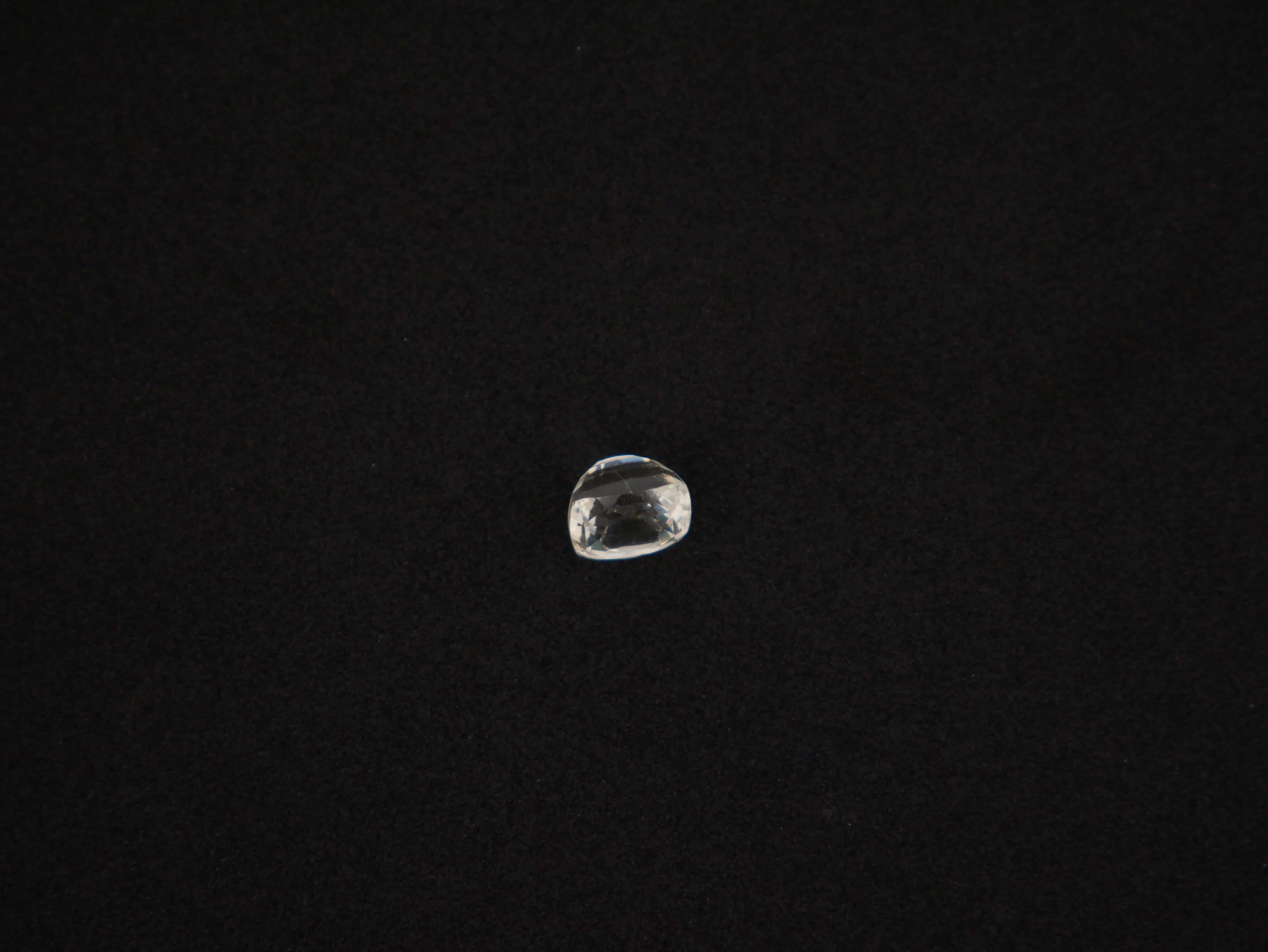 Sri Lanka White Sapphire - 07.36 Carat