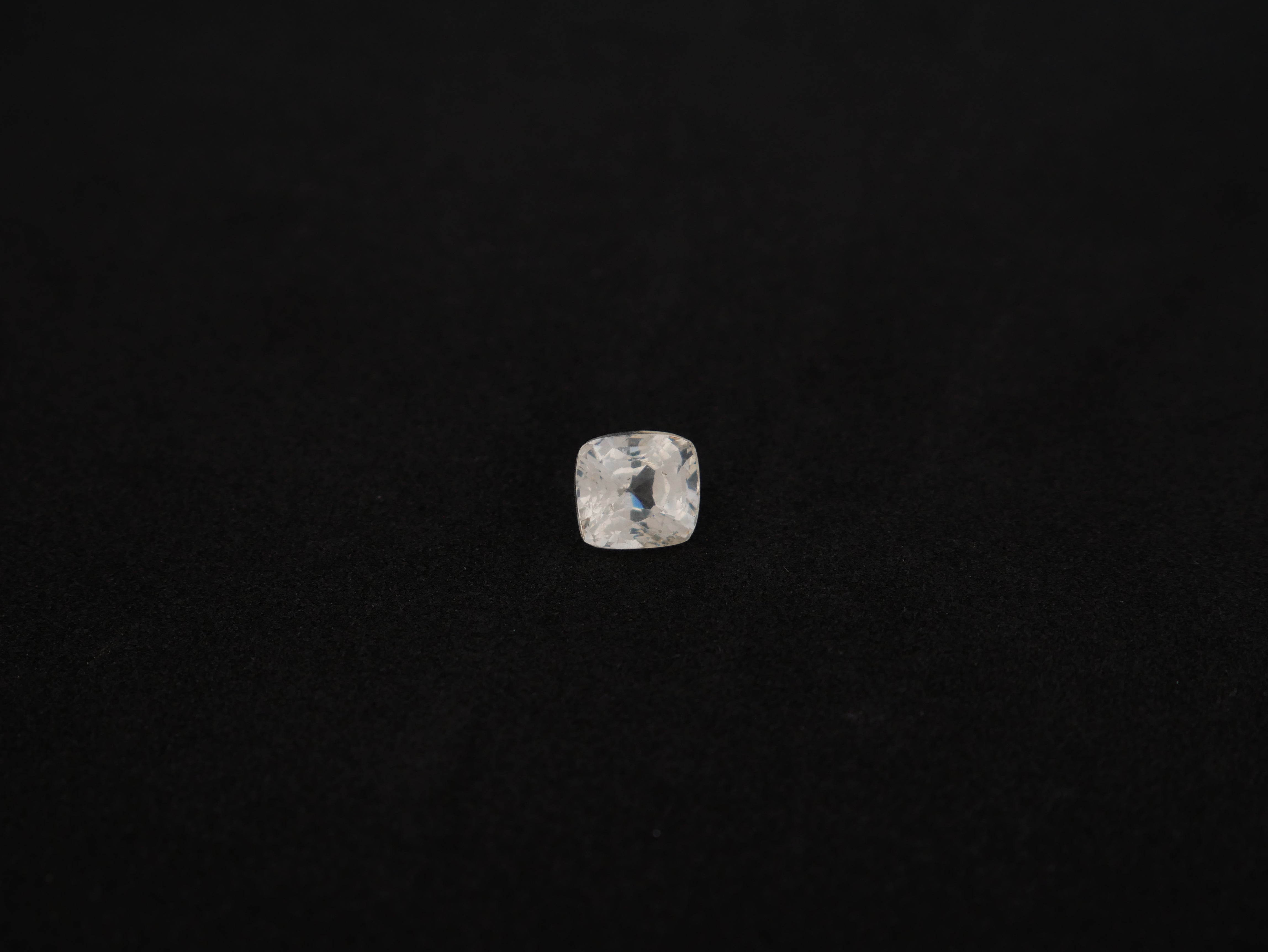 Sri Lanka White Sapphire - 07.36 Carat