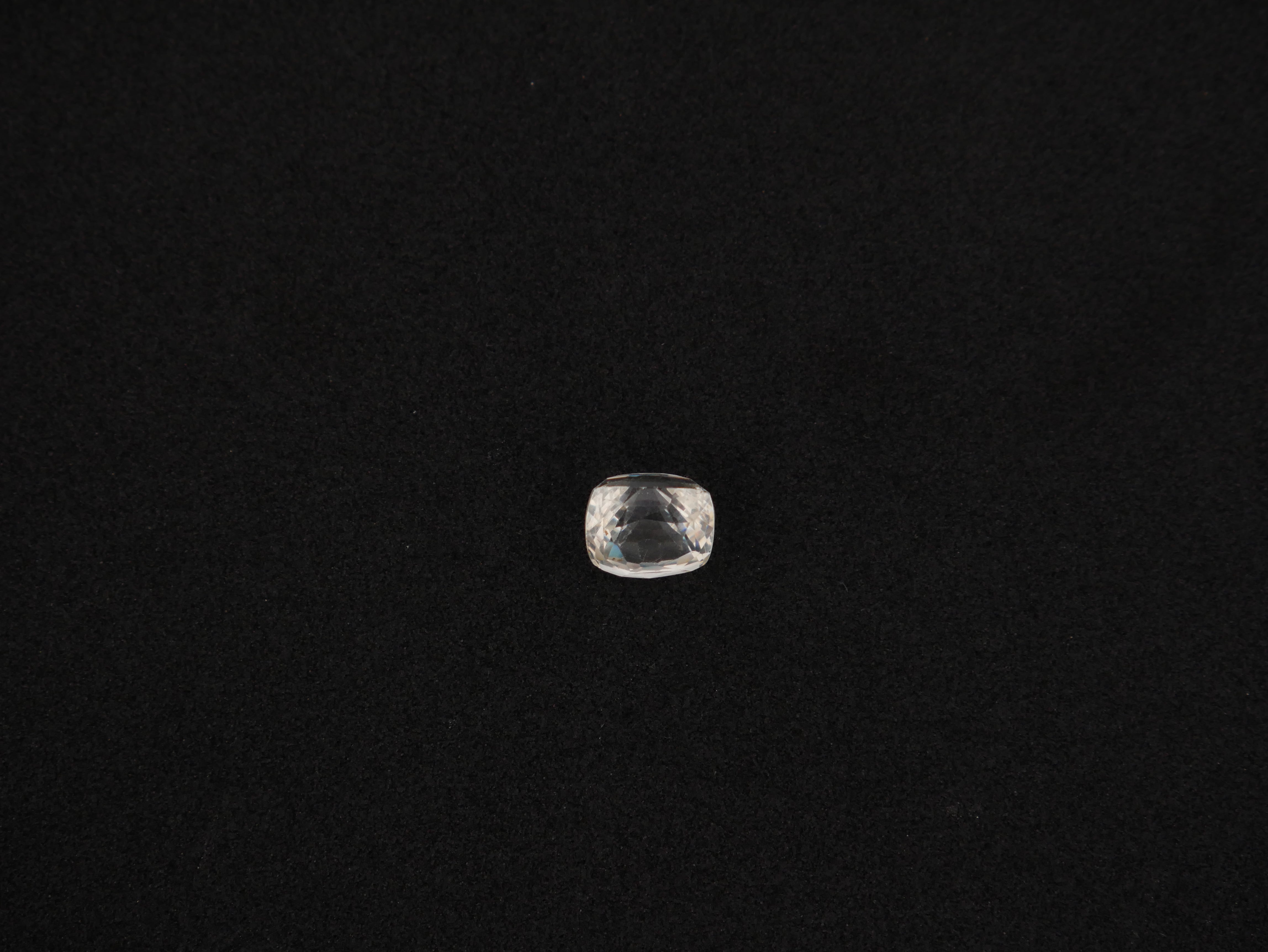 Sri Lanka White Sapphire - 06.70 Carat
