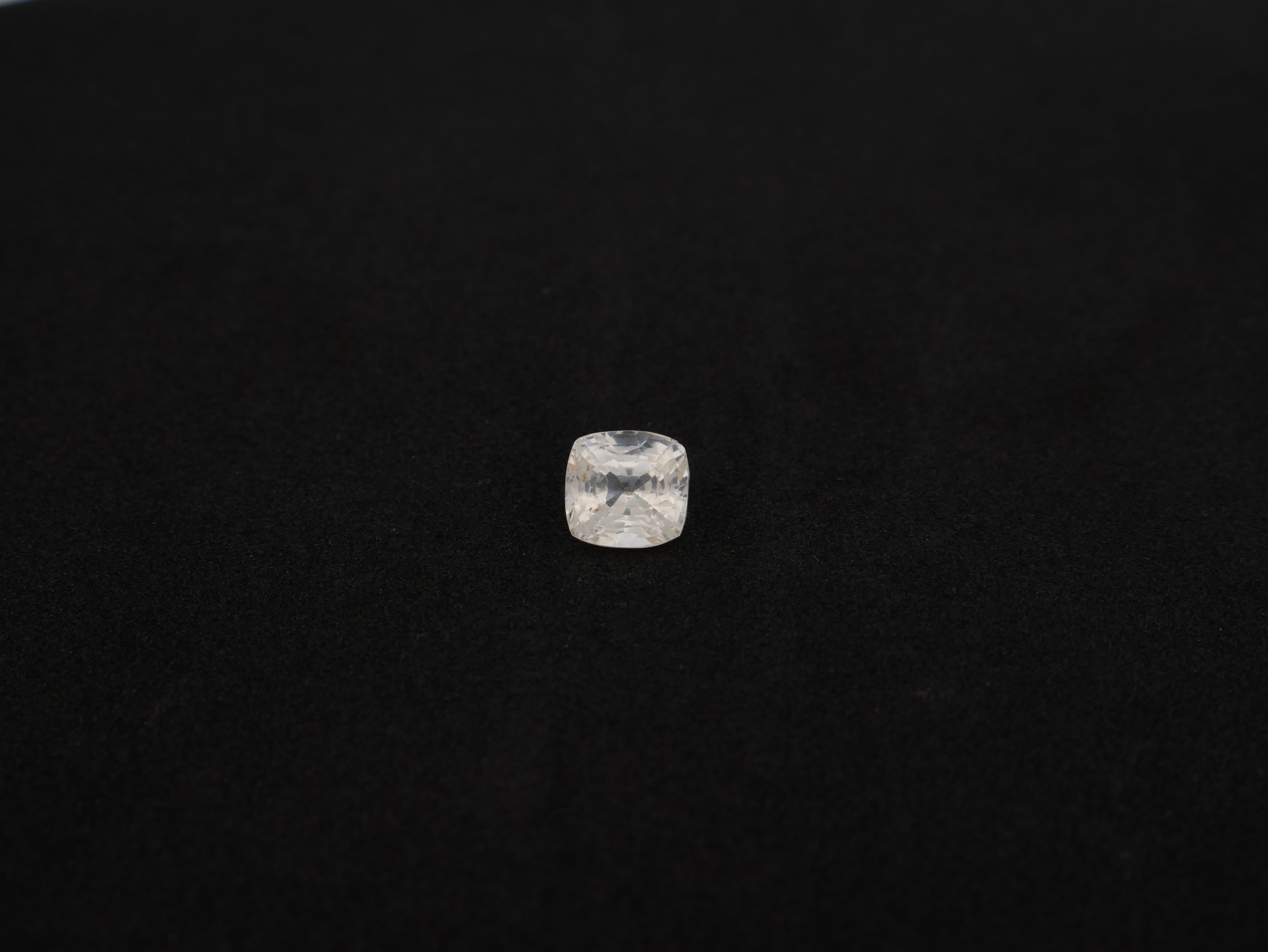 Sri Lanka White Sapphire - 06.70 Carat