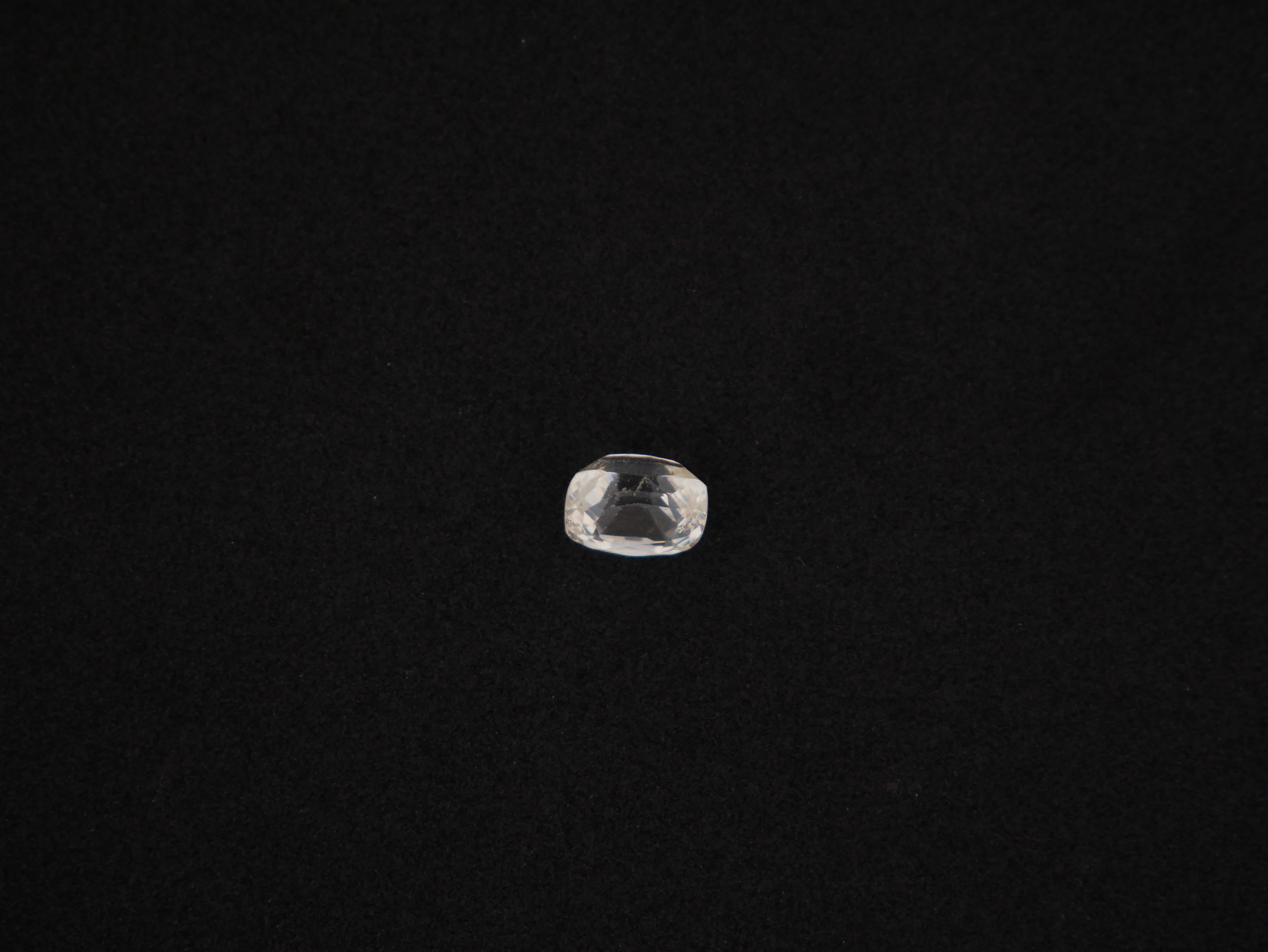 Sri Lanka White Sapphire - 06.86 Carat