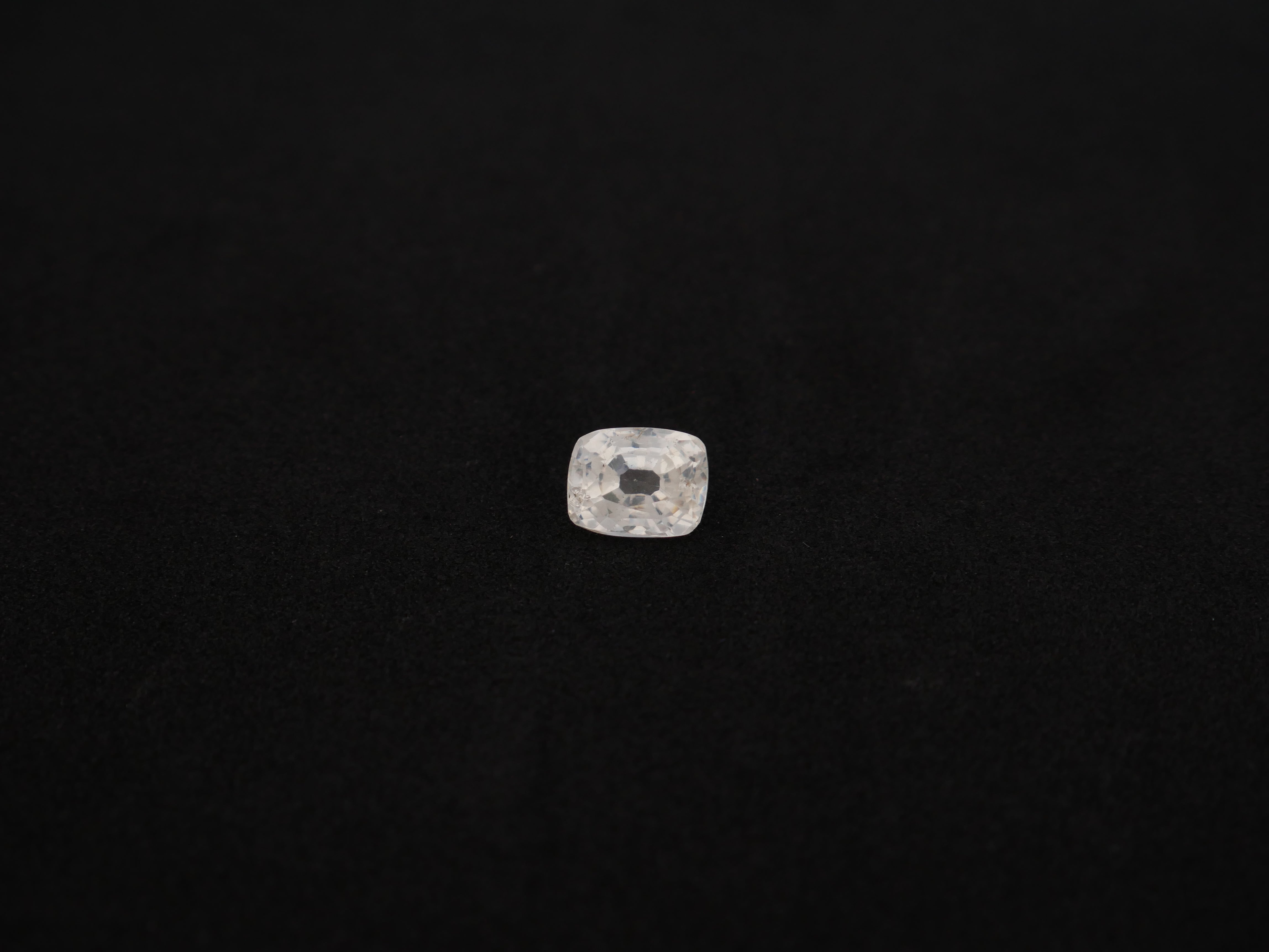 Sri Lanka White Sapphire - 06.86 Carat