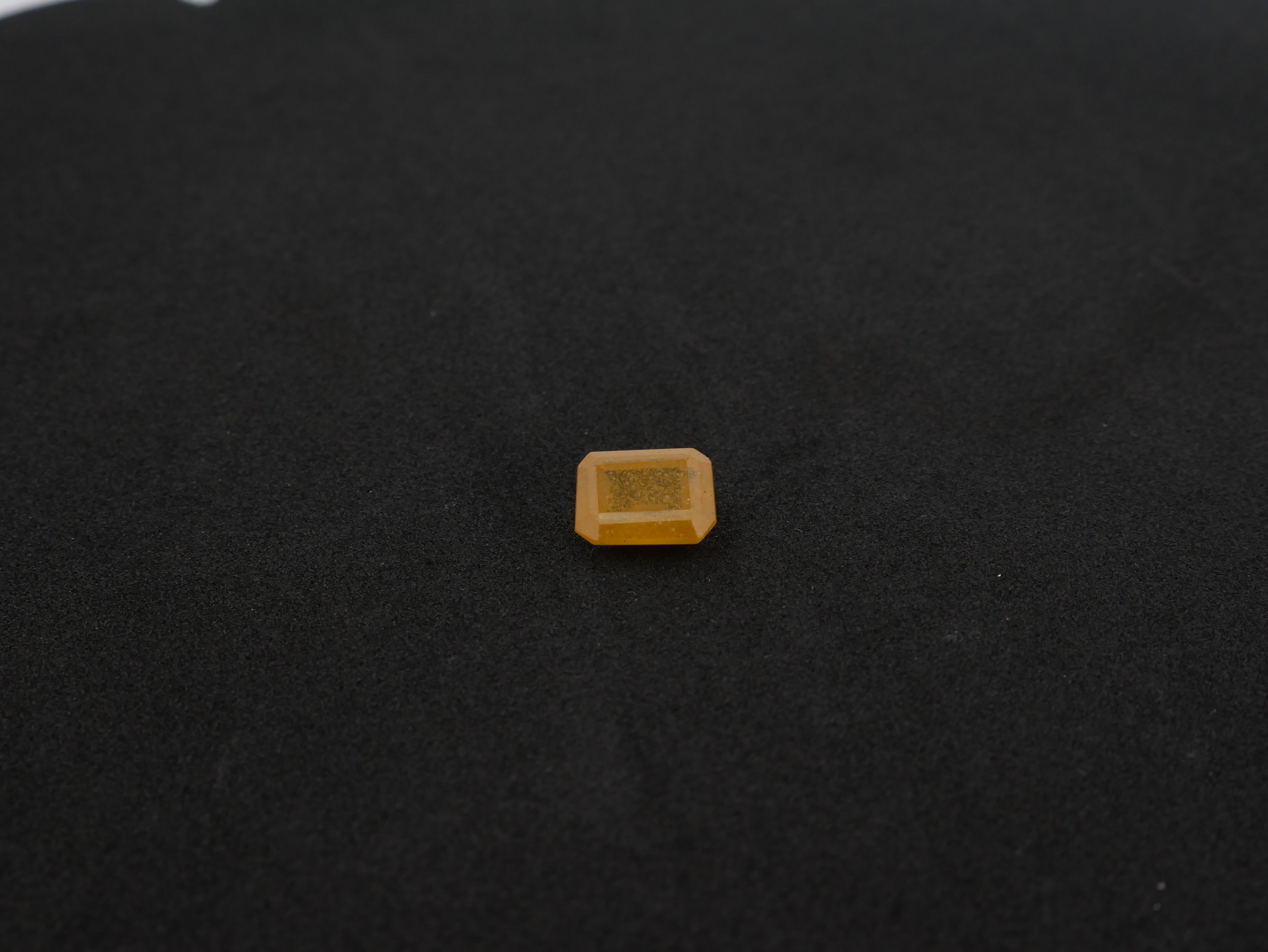 Bangkok Pukhraj - 06.59 Carat