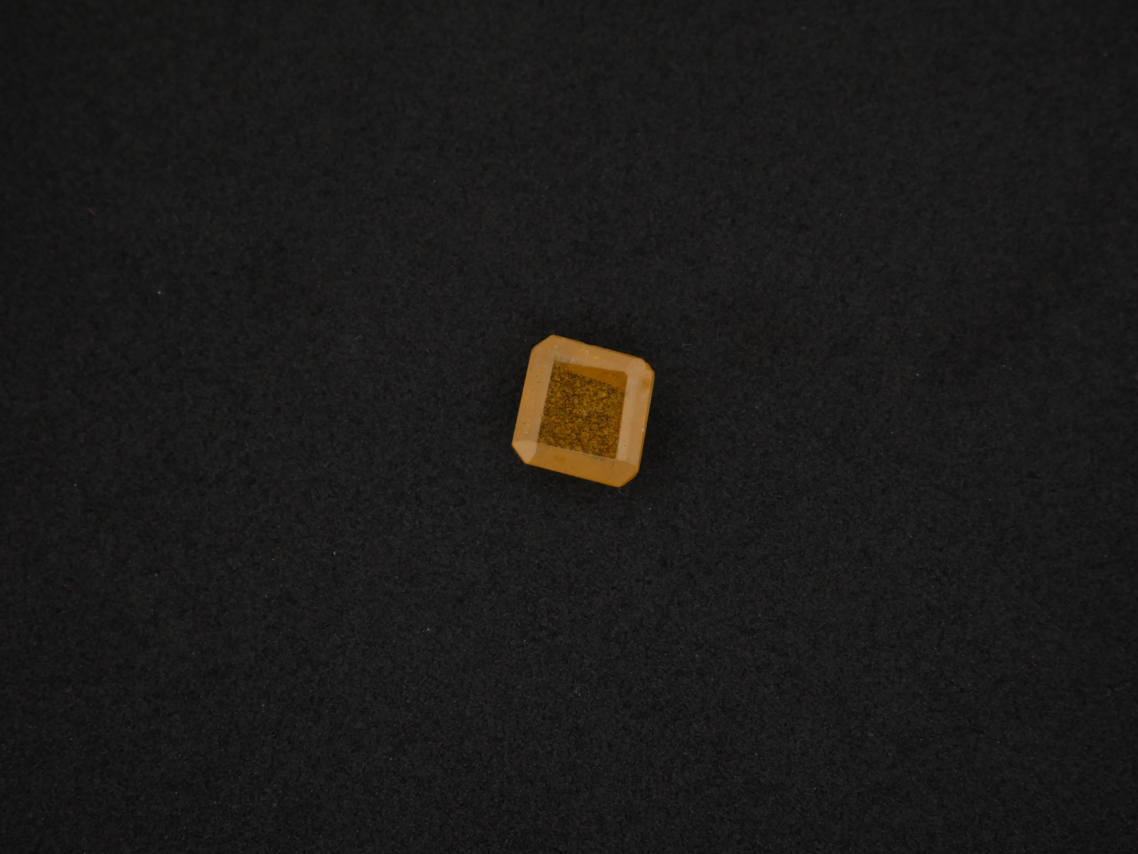 Bangkok Pukhraj - 09.10 Carat