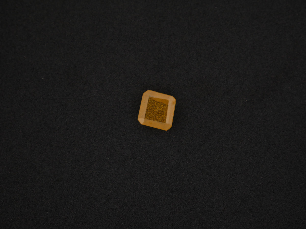 Bangkok Pukhraj - 09.10 Carat