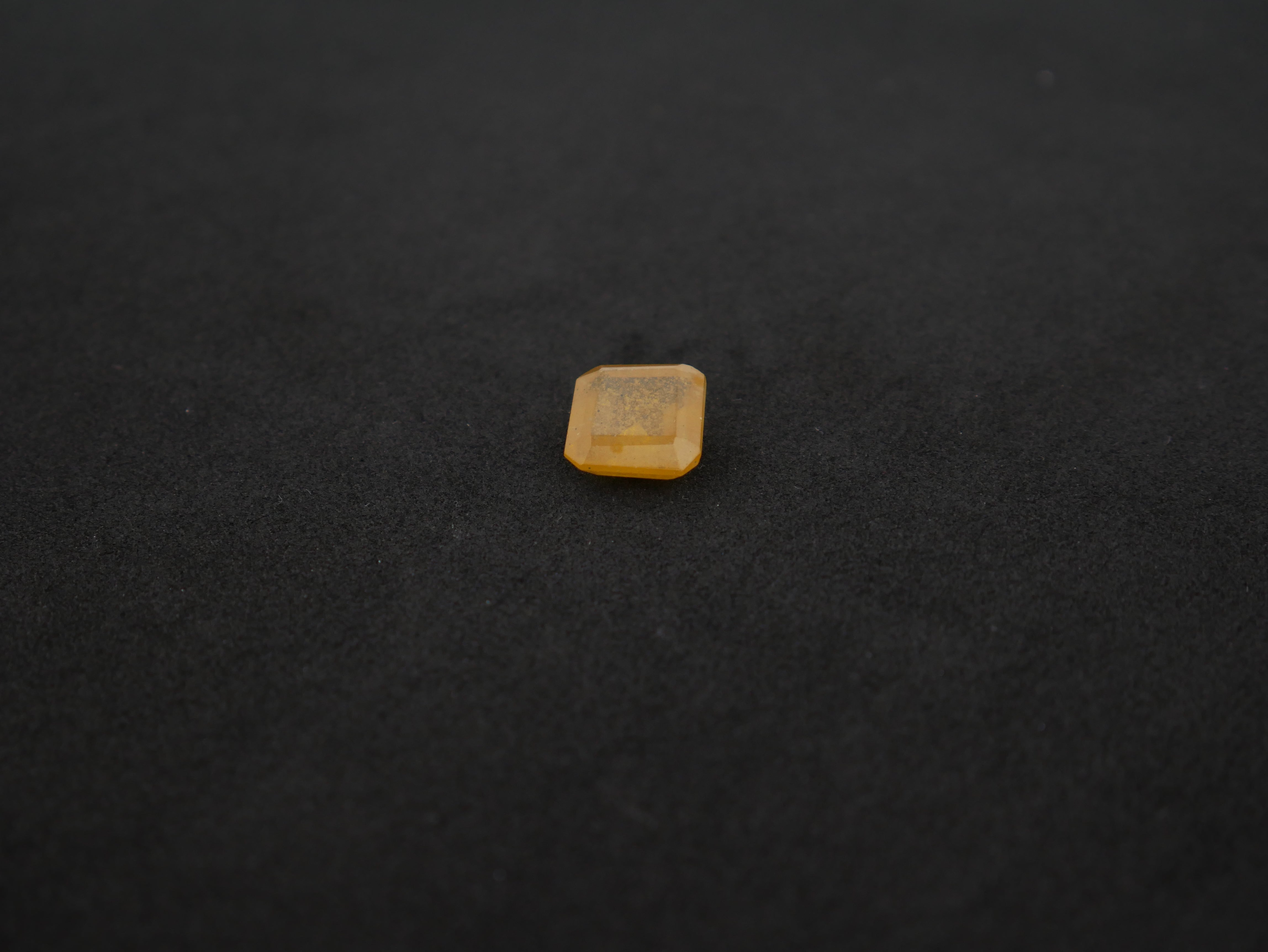 Bangkok Pukhraj - 09.10 Carat