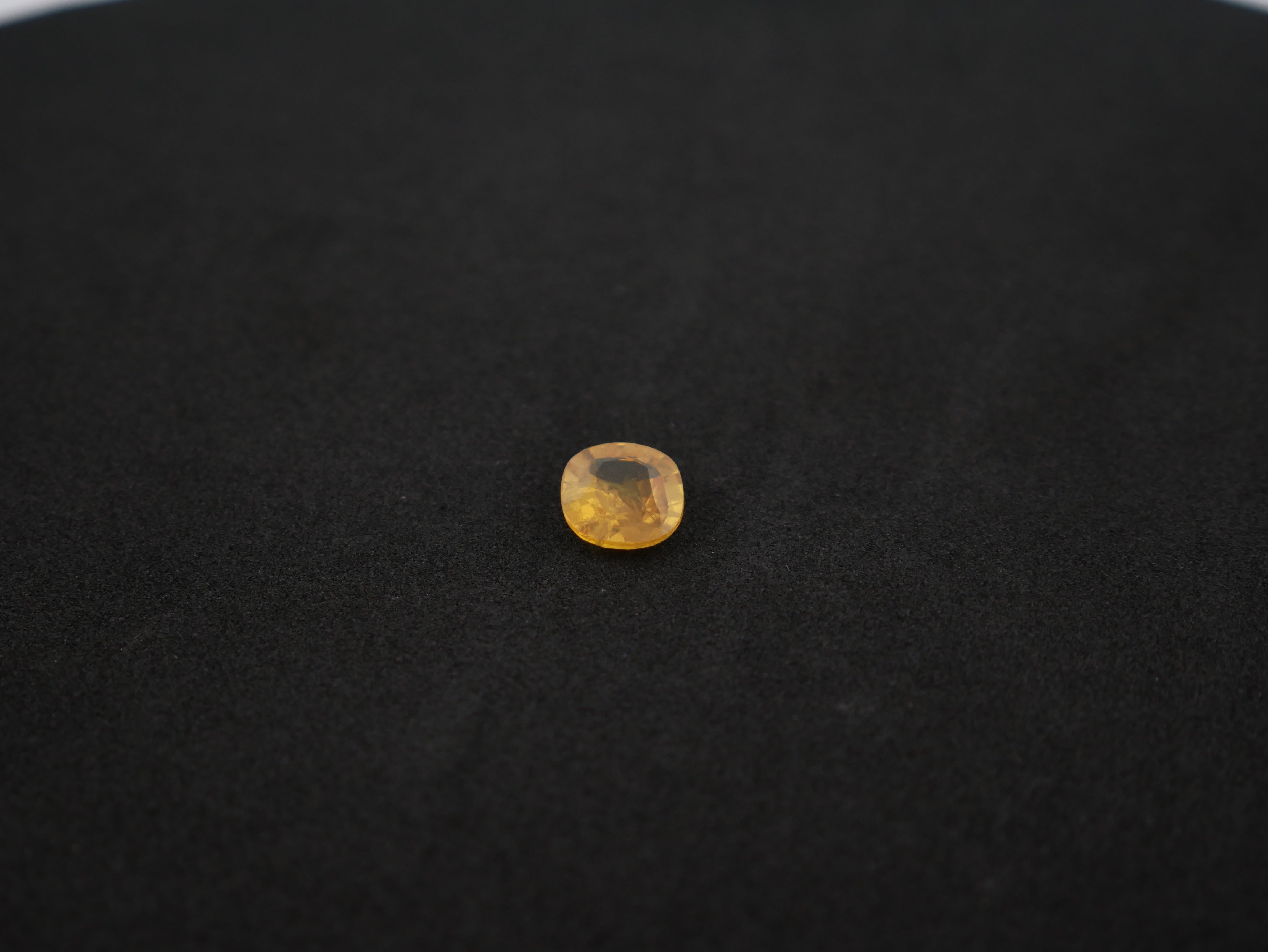 Srilanka Pukhraj - 04.39 Carat