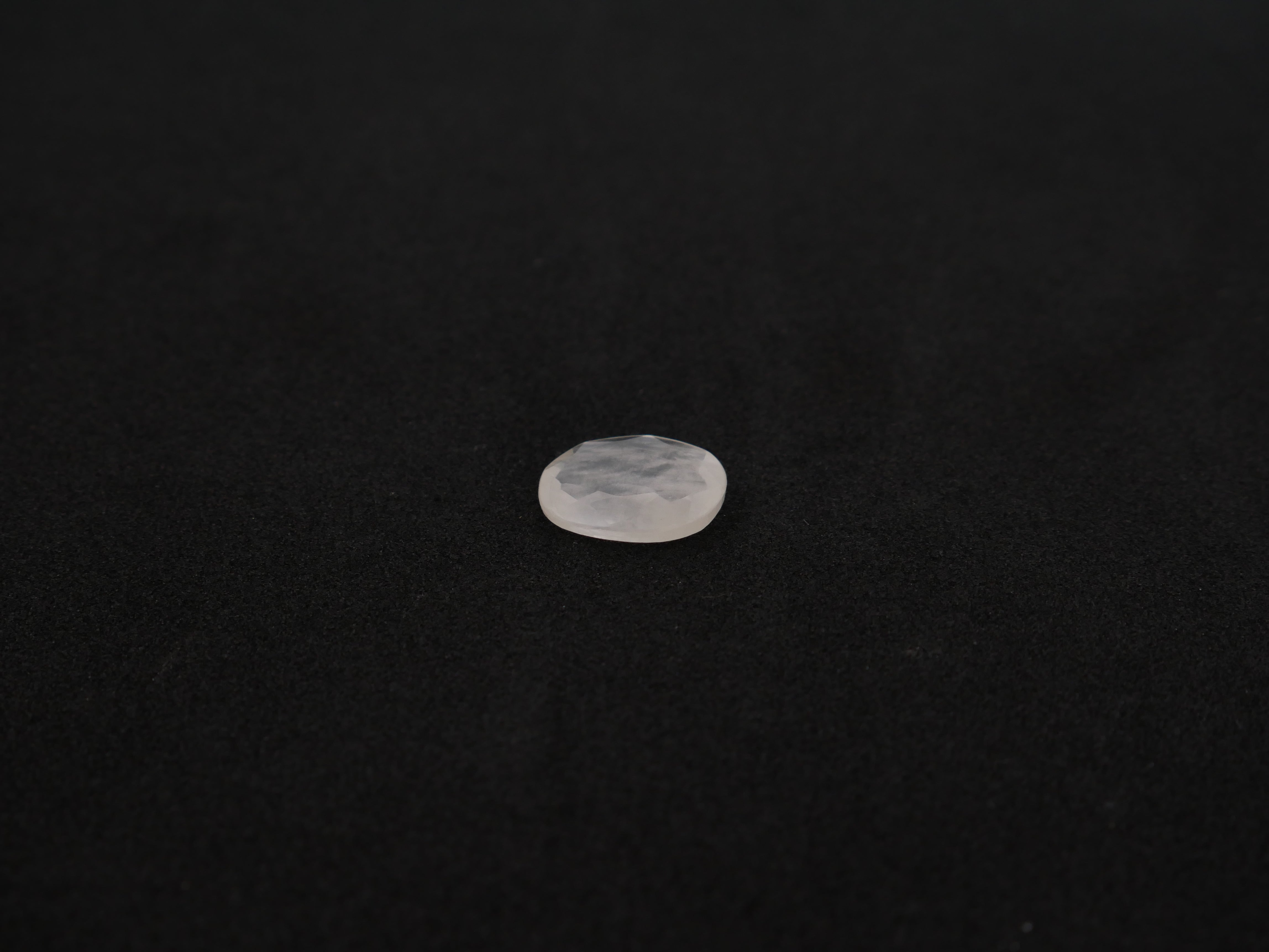 Sri Lanka White Sapphire - 06.92 Carat