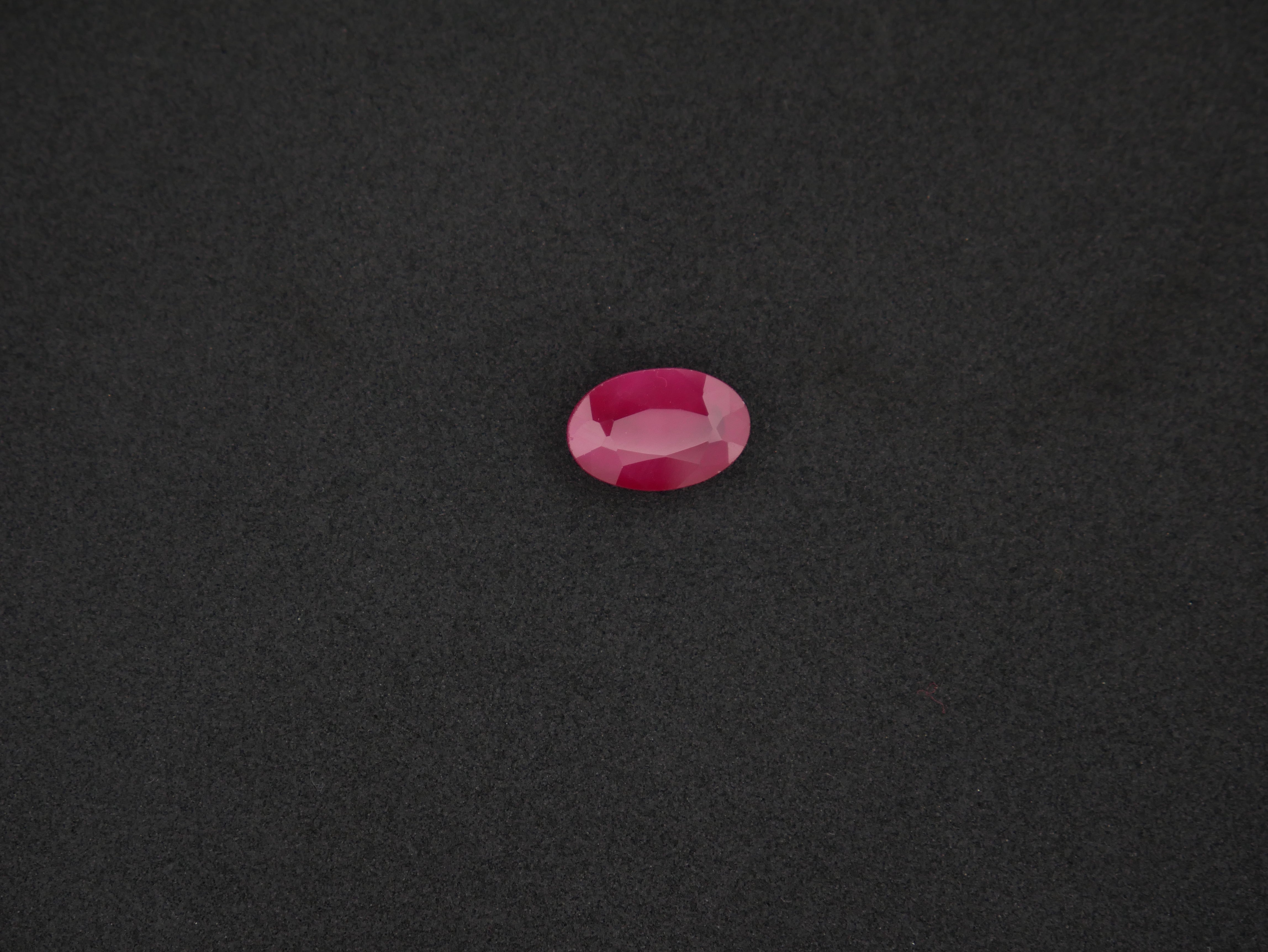 Myanmar Manik - 05.87 Carat