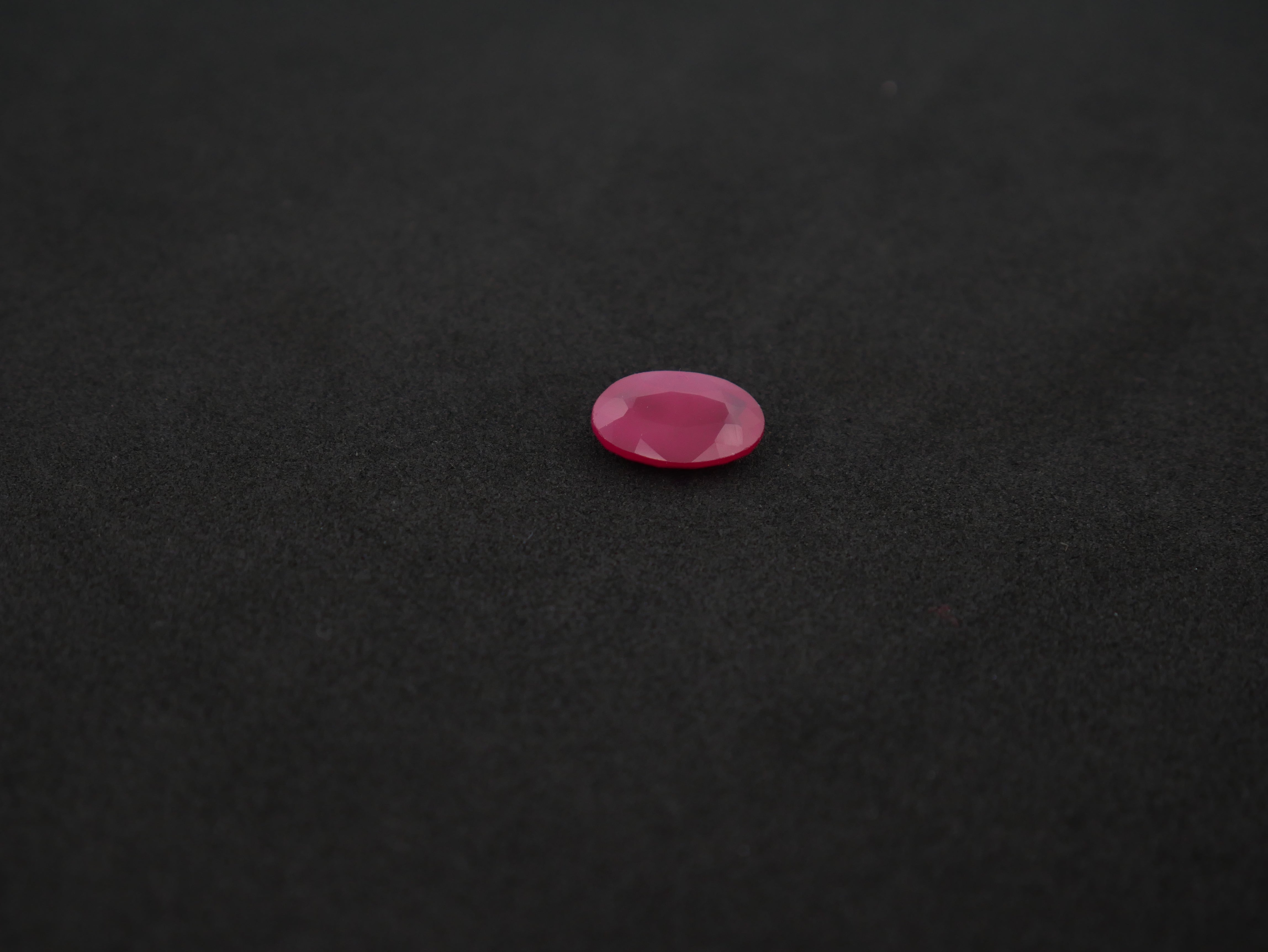Myanmar Manik - 05.87 Carat